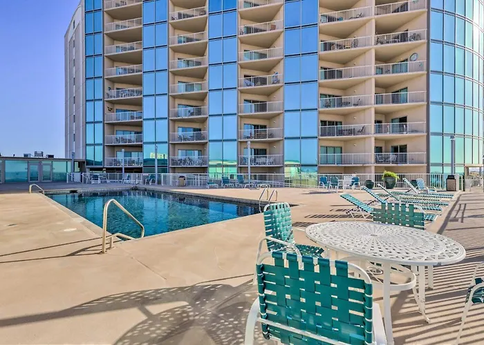 Sunny Beachfront Biloxi Condo W/ Resort Amenities!