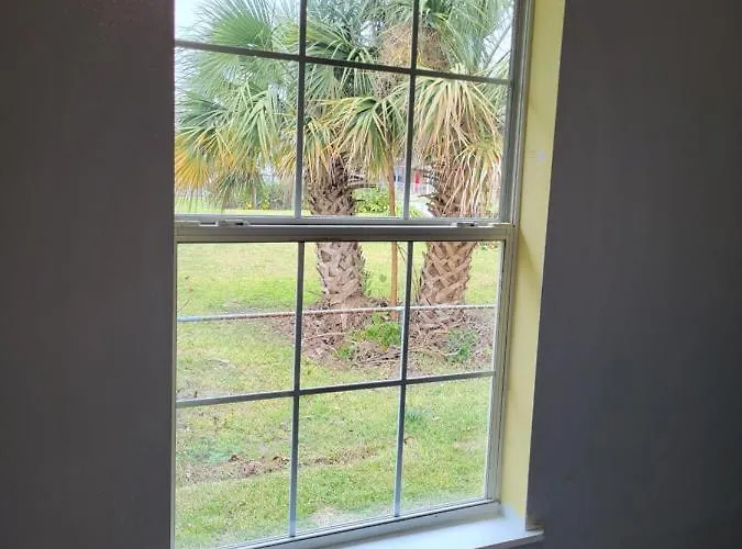 Old Biloxi Rest, Relax And Enjoy The Beach