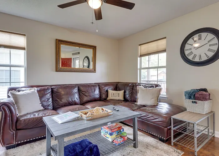 Charming Biloxi Vacation Rental Near Beach!